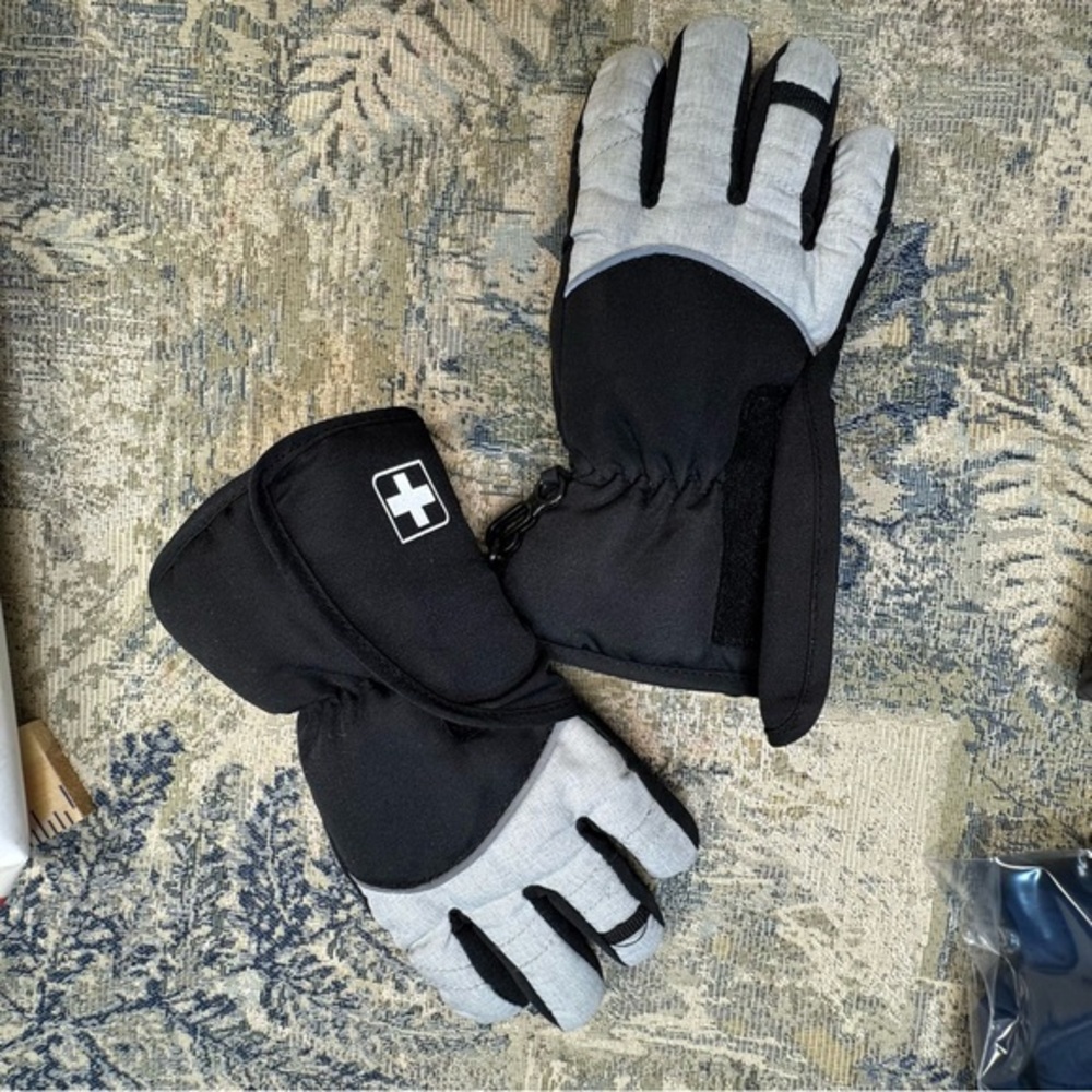 Swiss Tech EUC Black and Gray Performance Cold‎ Weather Gloves Unisex kids size